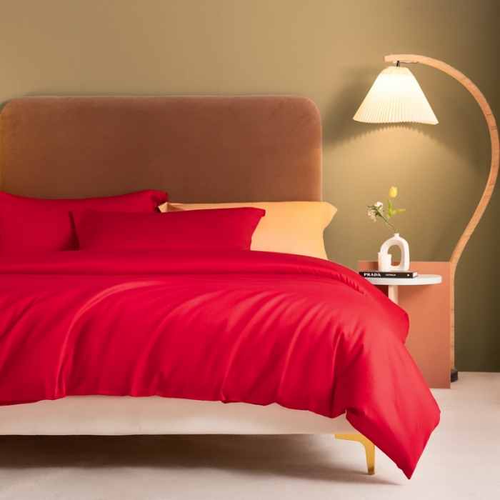91家纺网 家纺一手货源 找家纺 秀色 50支贡缎新疆长绒棉全棉纯棉酒店轻奢纯色被套床上四件套 海棠红