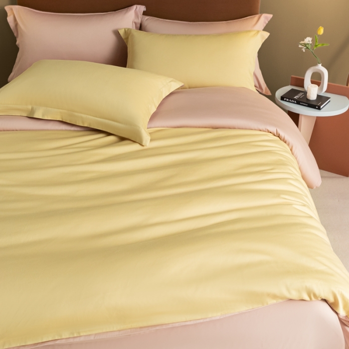 91家纺网 家纺一手货源 找家纺 秀色50支贡缎新疆长绒棉全棉纯棉酒店轻奢纯色被套床上四件套奶茶米+泡芙粉