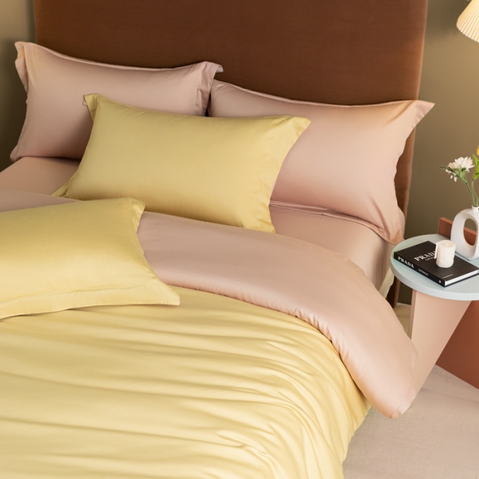 91家纺网 家纺一手货源 找家纺 秀色50支贡缎新疆长绒棉全棉纯棉酒店轻奢纯色被套床上四件套奶茶米+泡芙粉