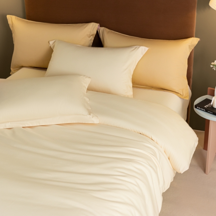 91家纺网 家纺一手货源 找家纺 秀色 50支贡缎新疆长绒棉全棉纯棉酒店轻奢纯色被套床上四件套 奶昔白