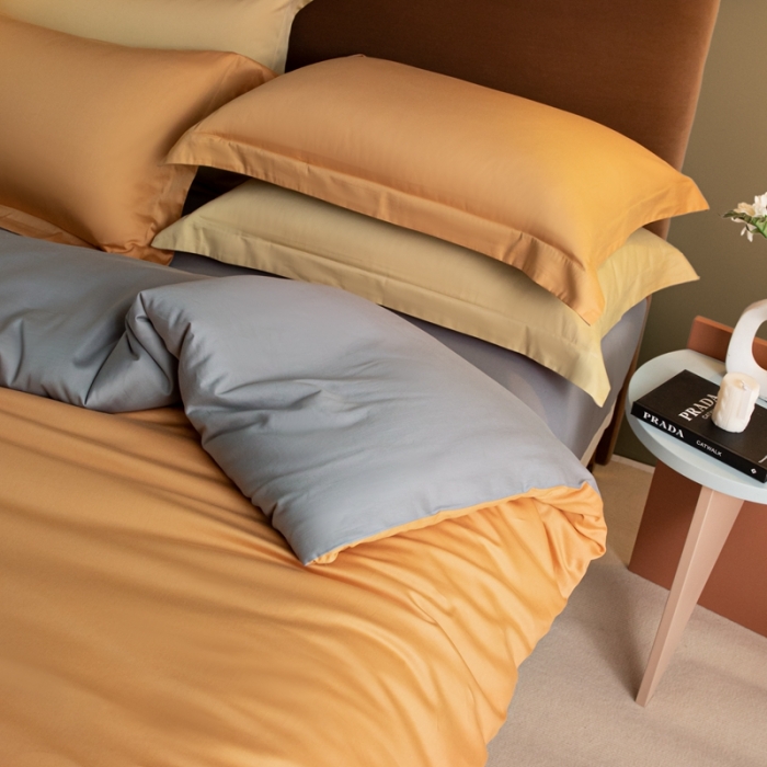 91家纺网 家纺一手货源 找家纺 秀色50支贡缎新疆长绒棉全棉纯棉酒店轻奢纯色被套床上四件套南瓜橘+典雅灰