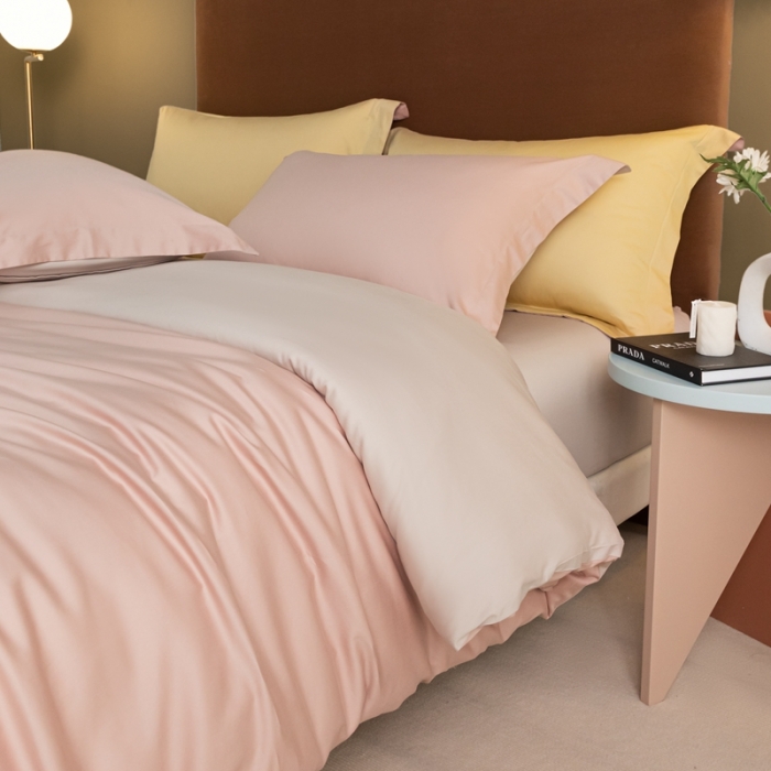 91家纺网 家纺一手货源 找家纺 秀色50支贡缎新疆长绒棉全棉纯棉酒店轻奢纯色被套床上四件套泡芙粉+粉末白