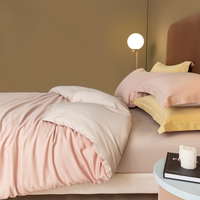 91家纺网 家纺一手货源 找家纺 秀色50支贡缎新疆长绒棉全棉纯棉酒店轻奢纯色被套床上四件套泡芙粉+粉末白