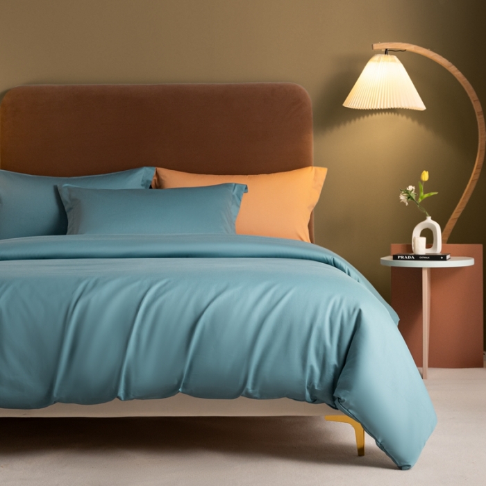 91家纺网 家纺一手货源 找家纺 秀色 50支贡缎新疆长绒棉全棉纯棉酒店轻奢纯色被套床上四件套 雾霾蓝