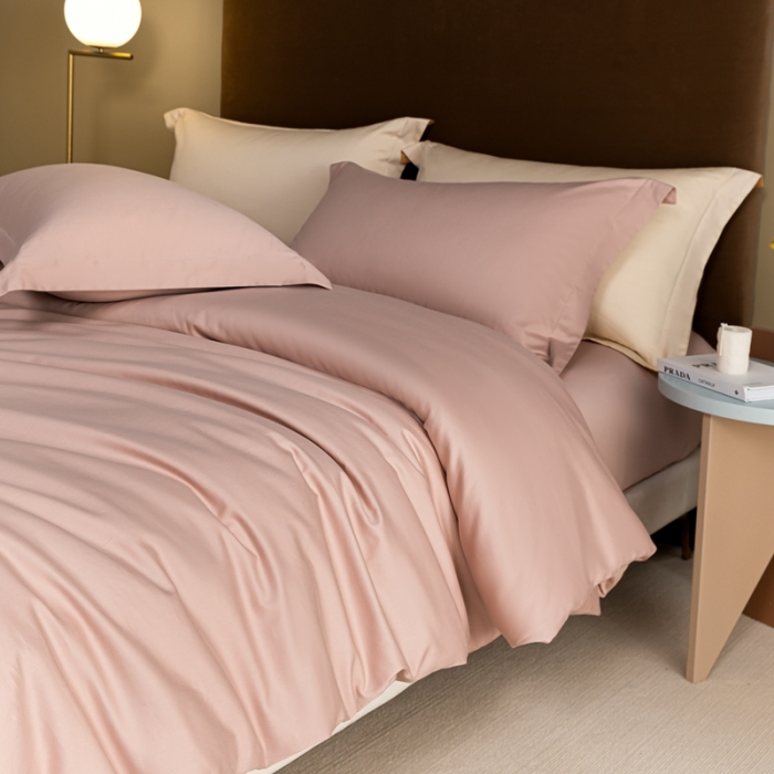 91家纺网 家纺一手货源 找家纺 秀色 50支贡缎新疆长绒棉全棉纯棉酒店轻奢纯色被套床上四件套 玉颜粉