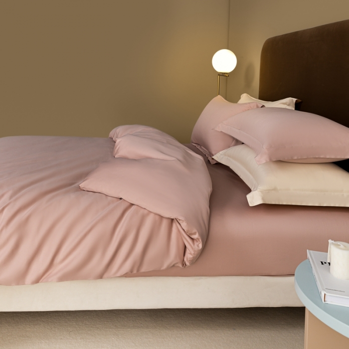 91家纺网 家纺一手货源 找家纺 秀色 50支贡缎新疆长绒棉全棉纯棉酒店轻奢纯色被套床上四件套 玉颜粉