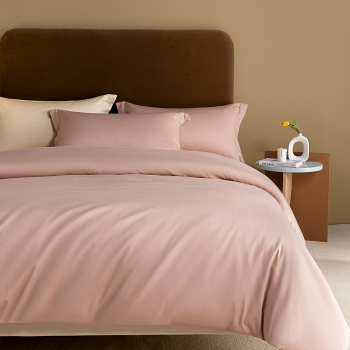 91家纺网 家纺一手货源 找家纺 秀色 50支贡缎新疆长绒棉全棉纯棉酒店轻奢纯色被套床上四件套 玉颜粉