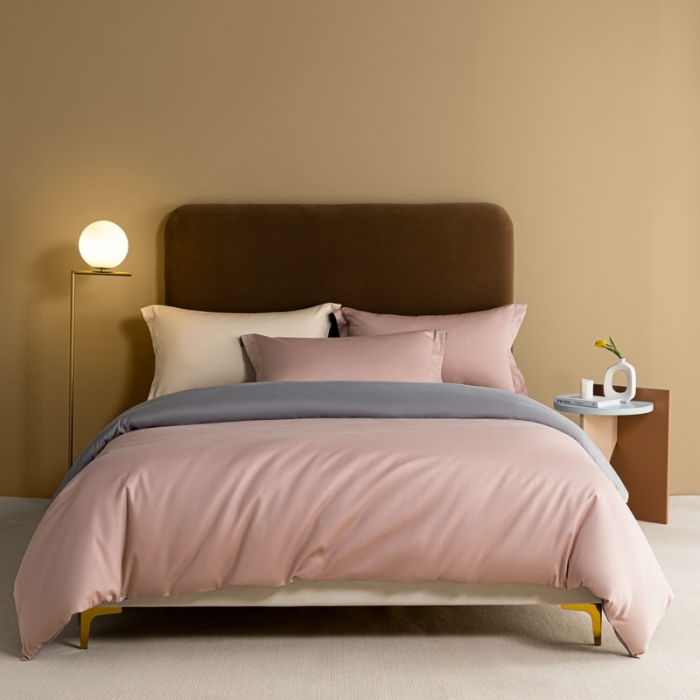 91家纺网 家纺一手货源 找家纺 秀色50支贡缎新疆长绒棉全棉纯棉酒店轻奢纯色被套床上四件套玉颜粉+典雅灰