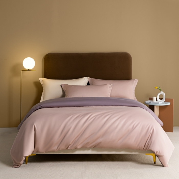 91家纺网 家纺一手货源 找家纺 秀色50支贡缎新疆长绒棉全棉纯棉酒店轻奢纯色被套床上四件套玉颜粉+香芋紫