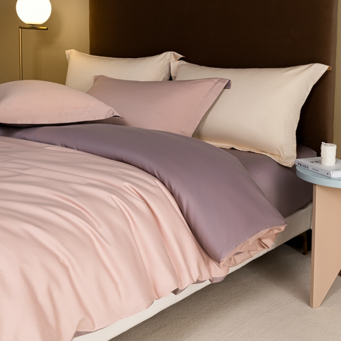 91家纺网 家纺一手货源 找家纺 秀色50支贡缎新疆长绒棉全棉纯棉酒店轻奢纯色被套床上四件套玉颜粉+香芋紫
