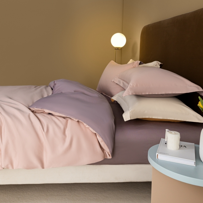 91家纺网 家纺一手货源 找家纺 秀色50支贡缎新疆长绒棉全棉纯棉酒店轻奢纯色被套床上四件套玉颜粉+香芋紫