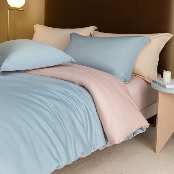 91家纺网 家纺一手货源 找家纺 秀色 50支贡缎新疆长绒棉全棉纯棉酒店轻奢纯色被套床上四件套郁兰+泡芙粉