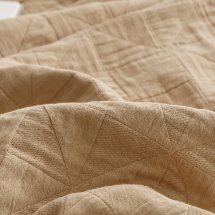 91家纺网 家纺一手货源 找家纺 朴尔 2023新款纯色四层立体三角树叶水洗全棉纱布系列盖毯毛巾被 提花三角-驼