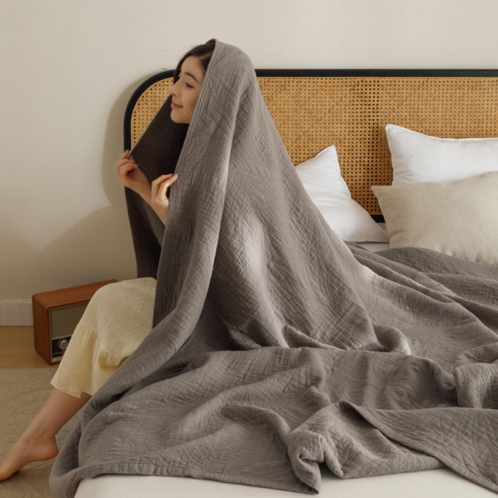 91家纺网 家纺一手货源 找家纺 朴尔 2023新款纯色四层立体三角树叶水洗全棉纱布系列盖毯毛巾被 提花树叶-咖啡