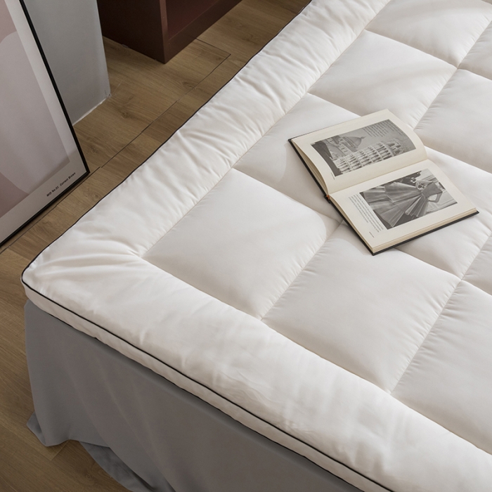 91家纺网 家纺一手货源 找家纺 三味舒屋 2024新款立体双边面包格软床垫床褥—风格一 白色