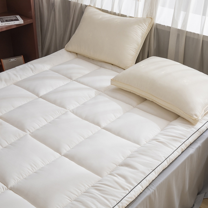 91家纺网 家纺一手货源 找家纺 三味舒屋 2024新款立体双边面包格软床垫床褥—风格一 白色
