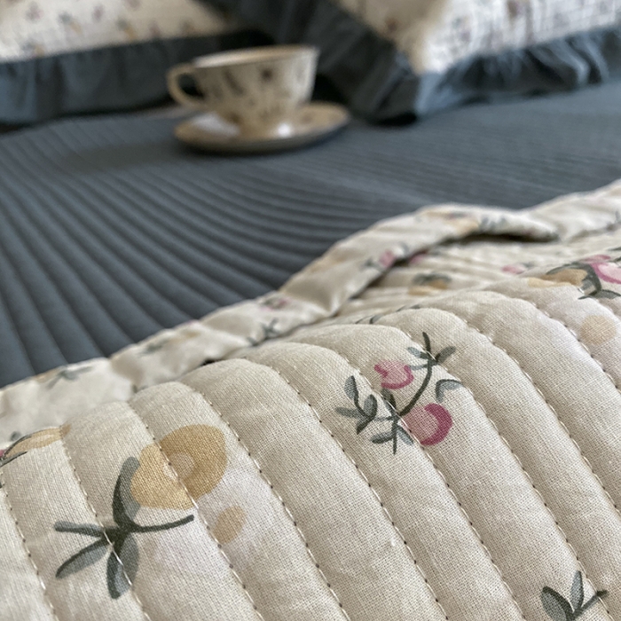 91家纺网 家纺一手货源 找家纺 上喜 热卖双面全棉水洗韩系小碎花床盖 春光里-墨绿