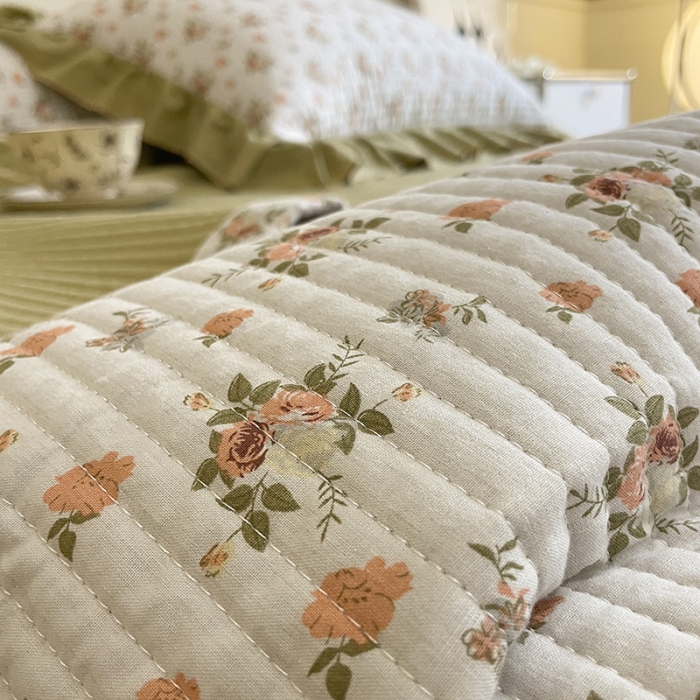 91家纺网 家纺一手货源 找家纺 上喜 热卖双面全棉水洗韩系小碎花床盖 春野