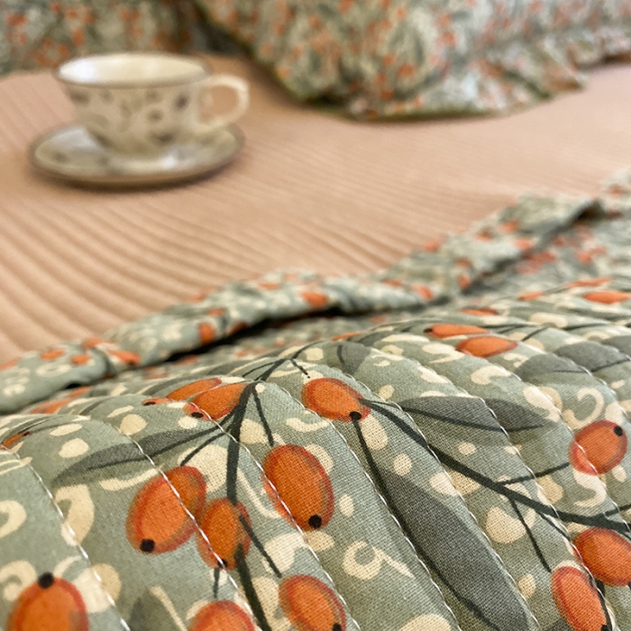 91家纺网 家纺一手货源 找家纺 上喜 热卖双面全棉水洗韩系小碎花床盖 秘密花园