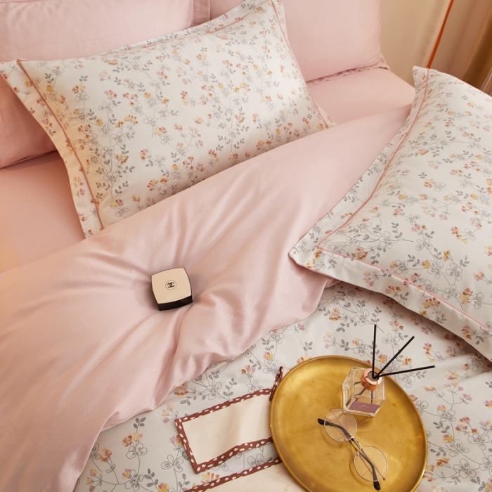 91家纺网 家纺一手货源 找家纺 金纱玉纺家纺 2023新款全棉大版印花13372四件套 雪莉--粉