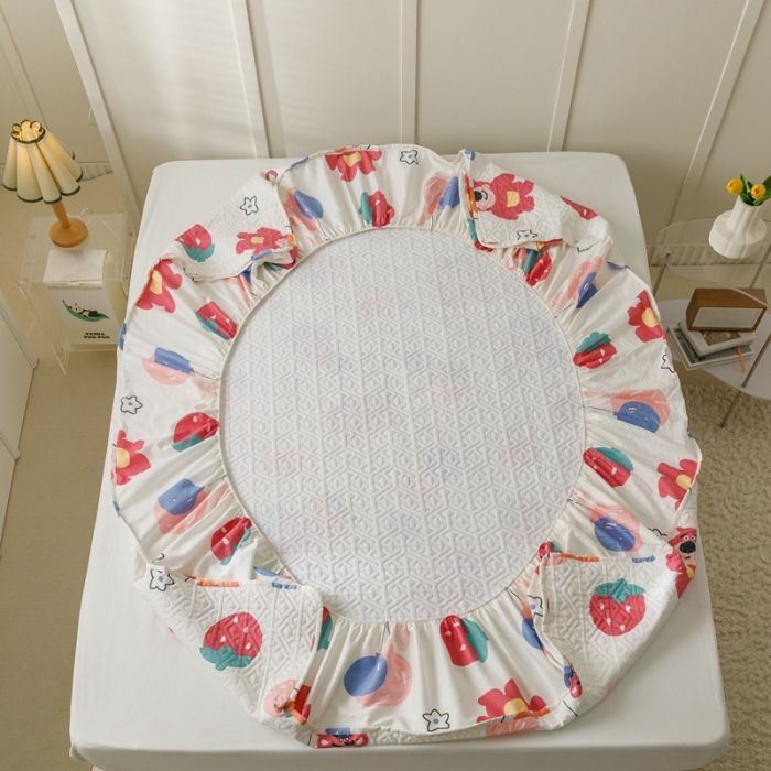 91家纺网 家纺一手货源 找家纺 忘忧草 2023新款全棉夹棉床笠纯棉印花小清新花卉系列 草莓熊