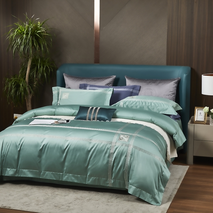 91家纺网 家纺一手货源 找家纺 爱情故事 2025新款居家140支轻奢贡缎长绒棉刺绣四件套 初若-绿