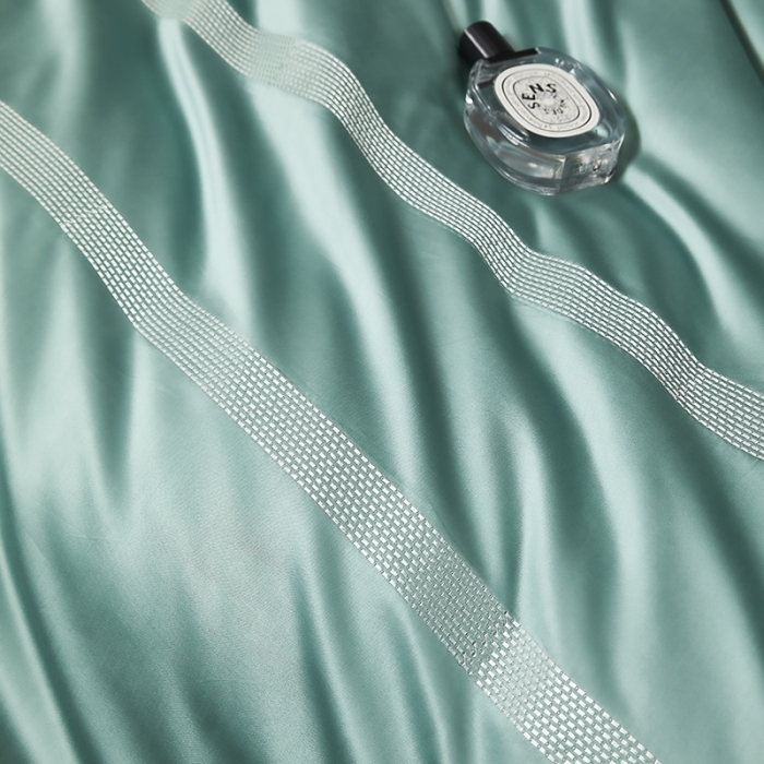 91家纺网 家纺一手货源 找家纺 爱情故事 2025新款居家140支轻奢贡缎长绒棉刺绣四件套 初若-绿