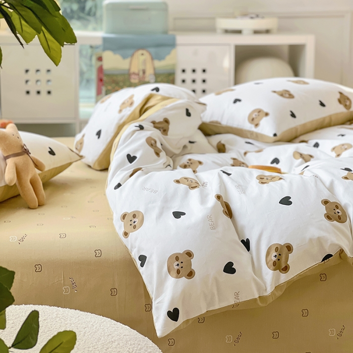 91家纺网 家纺一手货源 找家纺 百寐 2024小清新碎花卡通13372全棉四件套纯棉床单床笠款 心心熊