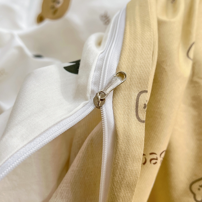 91家纺网 家纺一手货源 找家纺 百寐 2024小清新碎花卡通13372全棉四件套纯棉床单床笠款 心心熊