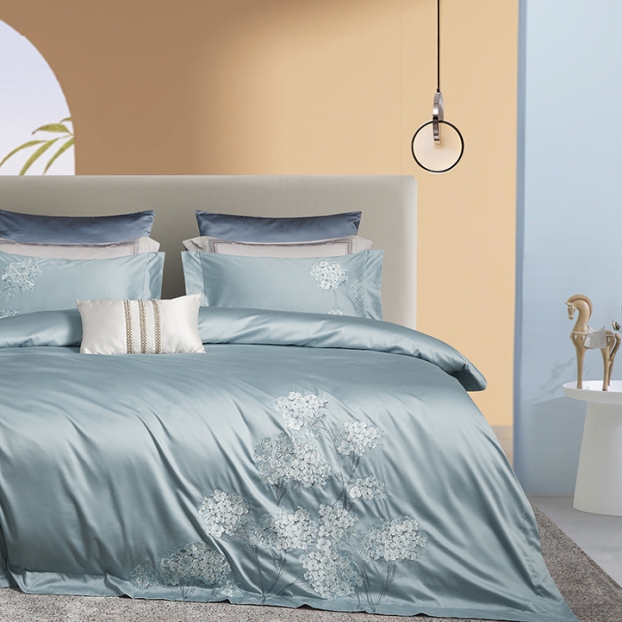 91家纺网 家纺一手货源 找家纺 爱情故事 2025新款居家140支轻奢贡缎长绒棉刺绣四件套 满园-蓝