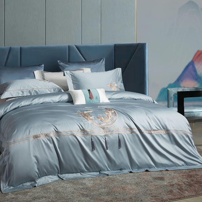 91家纺网 家纺一手货源 找家纺 爱情故事 2025新款居家140支轻奢贡缎长绒棉刺绣四件套 余生-蓝