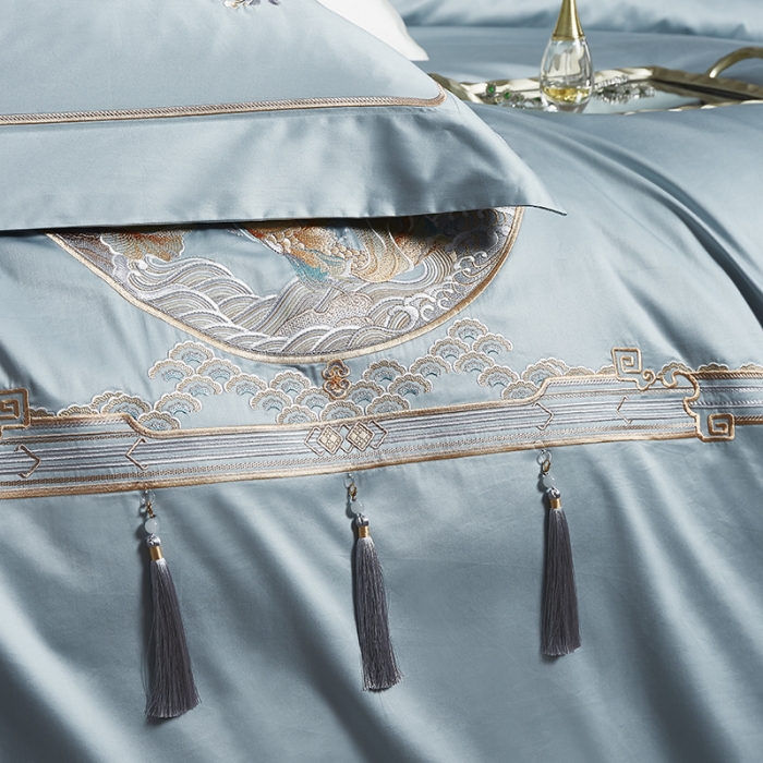 91家纺网 家纺一手货源 找家纺 爱情故事 2025新款居家140支轻奢贡缎长绒棉刺绣四件套 余生-蓝