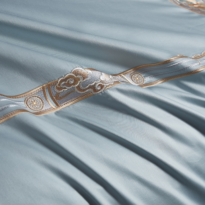 91家纺网 家纺一手货源 找家纺 爱情故事 2025新款居家140支轻奢贡缎长绒棉刺绣四件套 余生-蓝