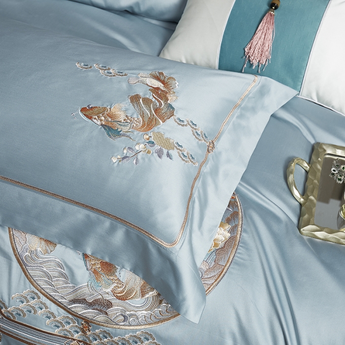 91家纺网 家纺一手货源 找家纺 爱情故事 2025新款居家140支轻奢贡缎长绒棉刺绣四件套 余生-蓝