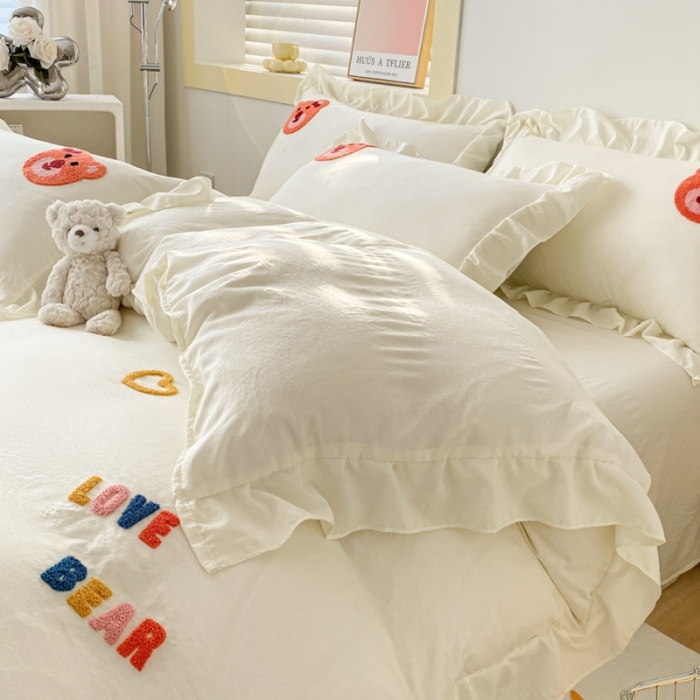 91家纺网 家纺一手货源 找家纺 AB家纺 2023新款韩版水洗棉毛巾绣四件套-爱心熊 爱心熊-淡奶白