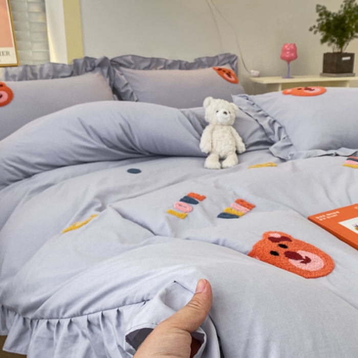 91家纺网 家纺一手货源 找家纺 AB家纺 2023新款韩版水洗棉毛巾绣四件套-爱心熊 爱心熊-紫灰