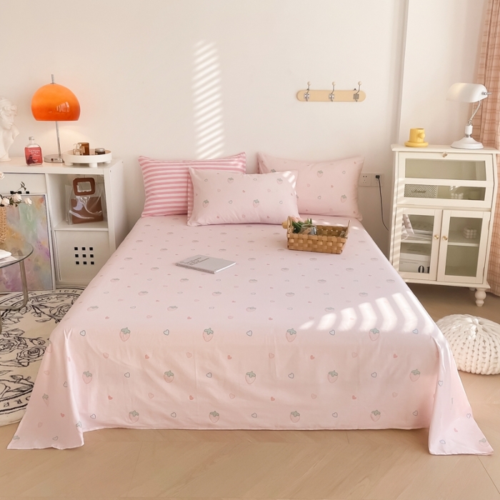 91家纺网 家纺一手货源 找家纺 沐辰 2023新款13372全棉印花四件套-萌趣系列 爱心草莓