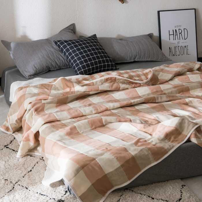 91家纺网 家纺一手货源 找家纺 朴尔 2023新款全尺寸经典六层纱布全棉毛巾被系列 日式大格-粉