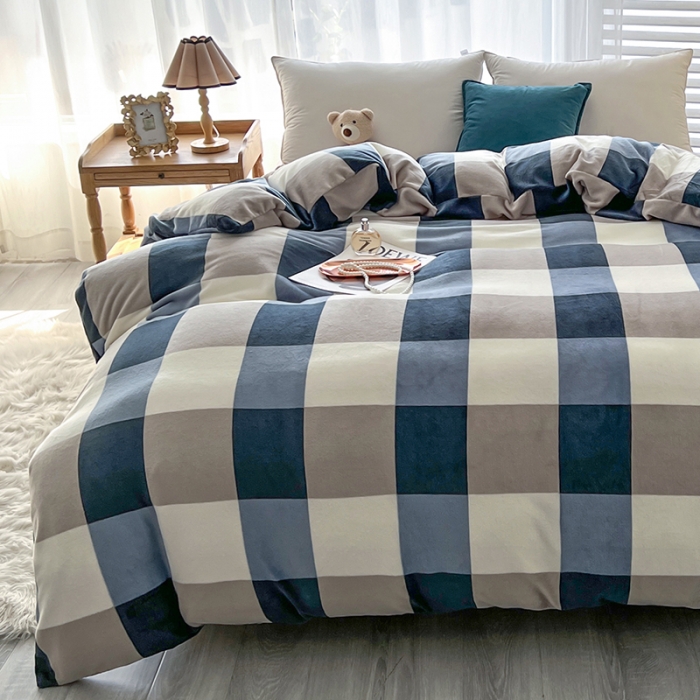 91家纺网 家纺一手货源 找家纺 爱上家居 2023新款牛奶绒保暖单被套 蓝格