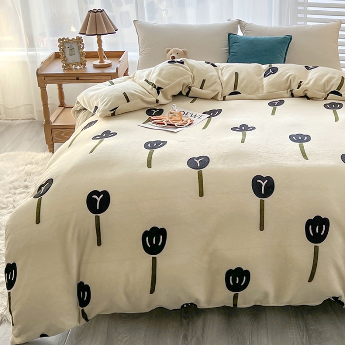 91家纺网 家纺一手货源 找家纺 爱上家居 2023新款牛奶绒保暖单被套 幸运花