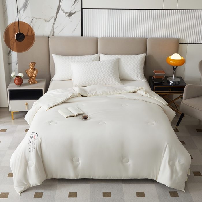 91家纺网 家纺一手货源 找家纺 爱宝被业 2025新款亲肤棉被被子被芯系列 米白