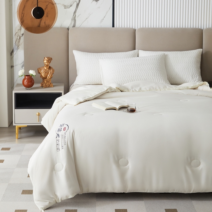 91家纺网 家纺一手货源 找家纺 爱宝被业 2025新款亲肤棉被被子被芯系列 米白