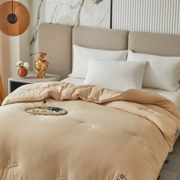 91家纺网 家纺一手货源 找家纺 爱宝被业 2025新款亲肤棉被被子被芯系列 驼色