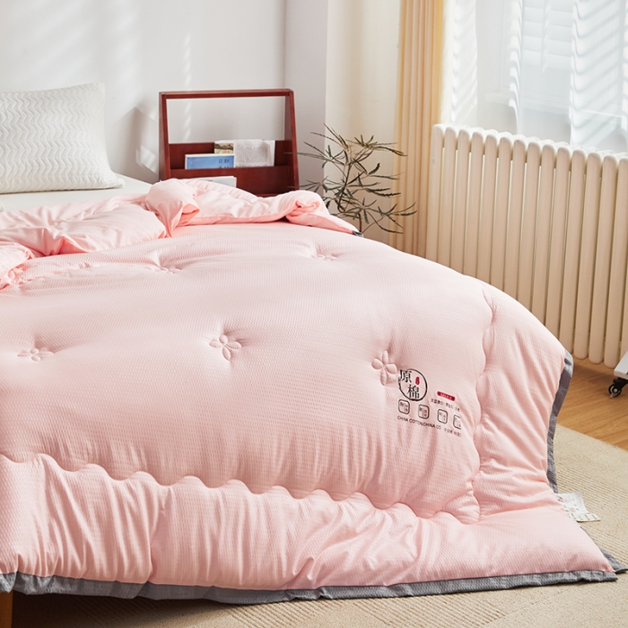 91家纺网 家纺一手货源 找家纺 爱宝被业 2025新款原棉泡泡纱被被子被芯系列 粉色