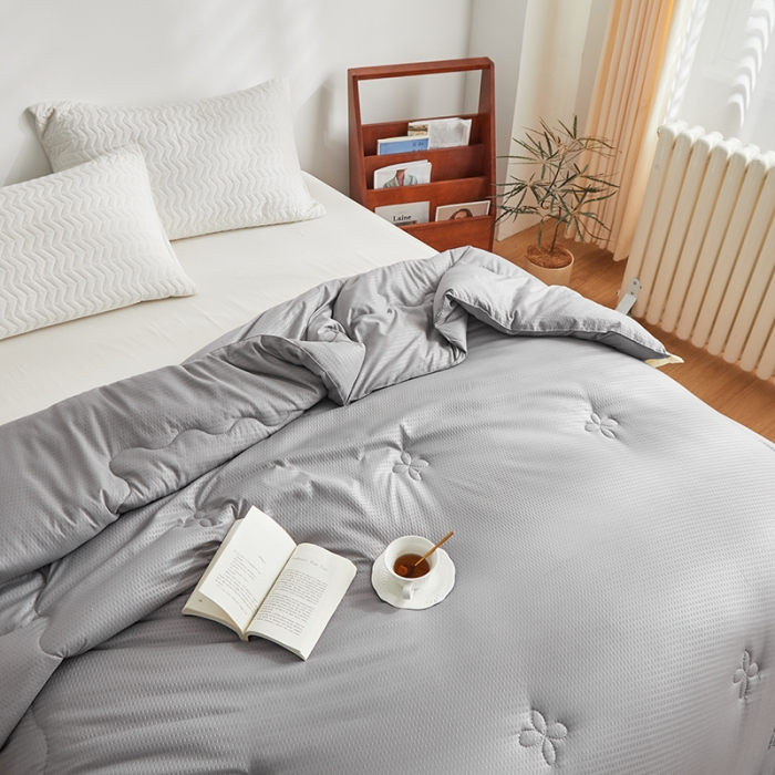 91家纺网 家纺一手货源 找家纺 爱宝被业 2025新款原棉泡泡纱被被子被芯系列 灰