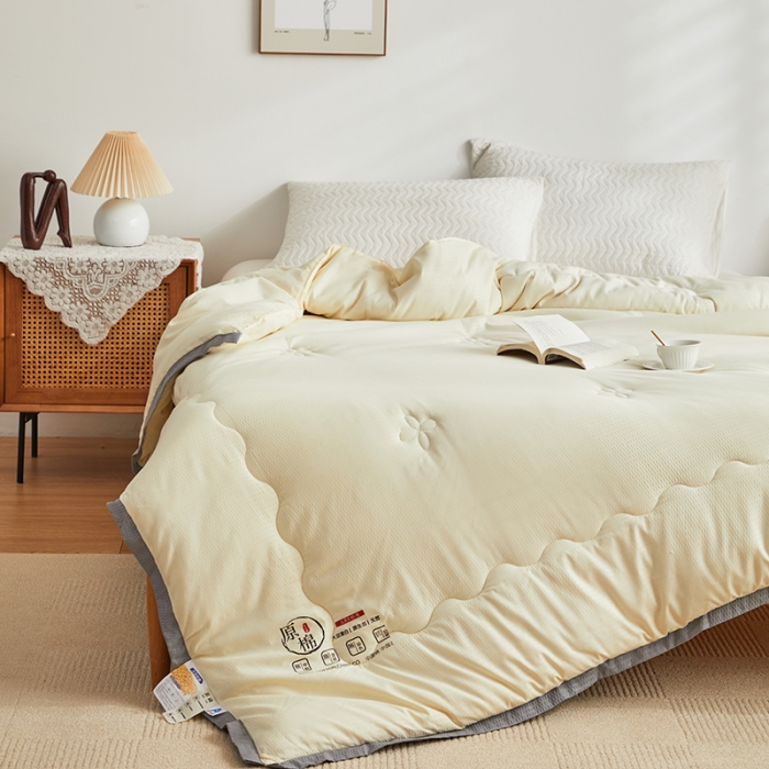 91家纺网 家纺一手货源 找家纺 爱宝被业 2025新款原棉泡泡纱被被子被芯系列 米白