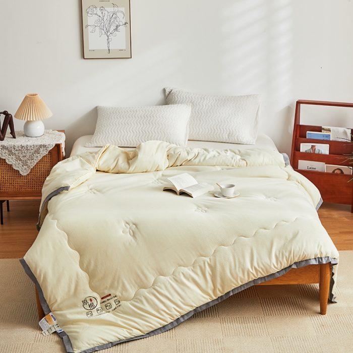 91家纺网 家纺一手货源 找家纺 爱宝被业 2025新款原棉泡泡纱被被子被芯系列 米白