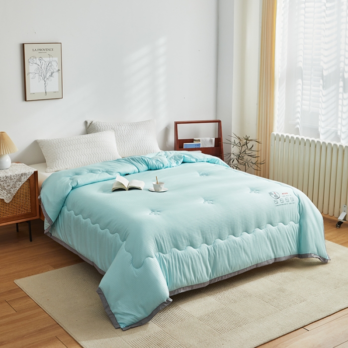 91家纺网 家纺一手货源 找家纺 爱宝被业 2025新款原棉泡泡纱被被子被芯系列 水绿