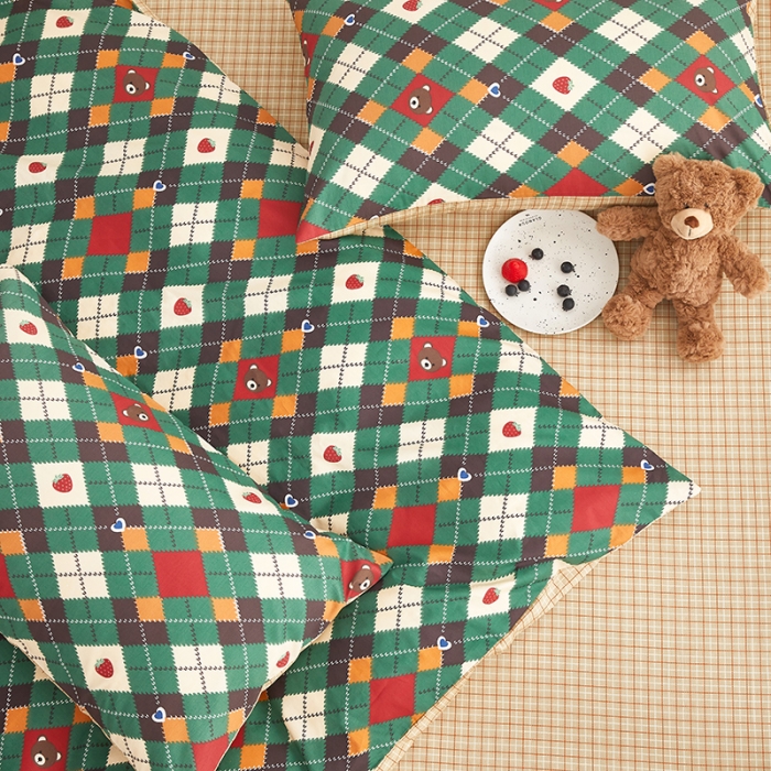 91家纺网 家纺一手货源 找家纺 绫韵家纺 2023新款全棉13772ins小清新印花纯棉四件套 菱格熊