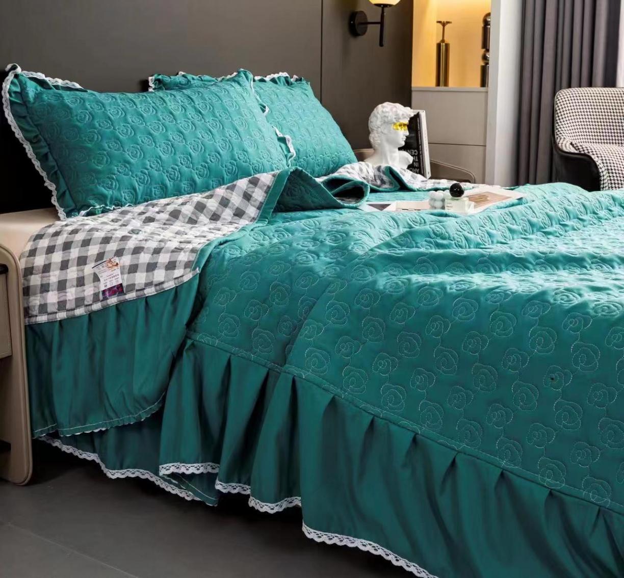 91家纺网 家纺一手货源 找家纺 （总）希朵家纺 2023新款夹棉纯色简约床盖床裙三件套